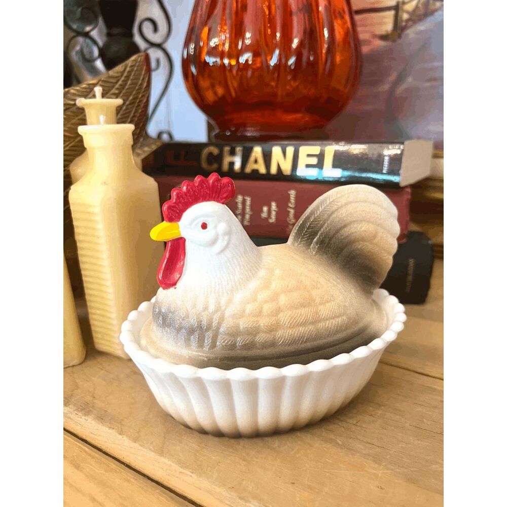 Mosser Westmoreland Mold Milk Glass Rooster on Nest Dish, Rosso Exclusive